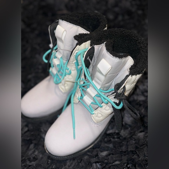 Timberland 6 inch puffer boots in light grey nubuck leather NWT - Picture 9 of 13